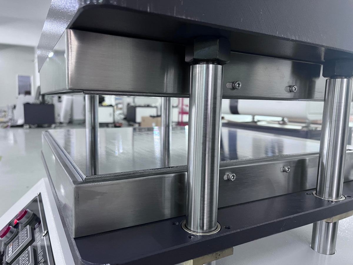 Vulcanizing heat press platen frame with stainless steel columns and heavy-duty base plates